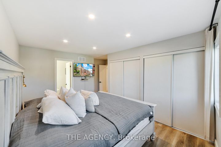 Photo 22 at 28 Fenwick Place, Waterdown, Hamilton