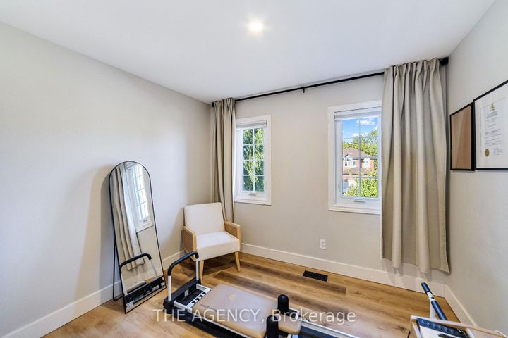 Photo 24 at 28 Fenwick Place, Waterdown, Hamilton