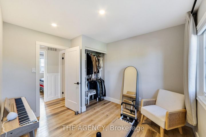 Photo 25 at 28 Fenwick Place, Waterdown, Hamilton