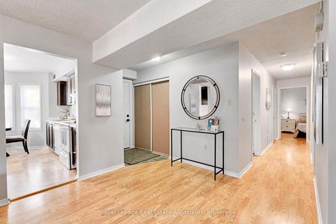 Photo 3 at 2 - 119 D'ambrosio Drive, Painswick North, Barrie Photo 3 at 2 - 119 D'ambrosio Drive, Painswick North, Barrie