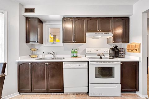 Photo 10 at 2 - 119 D'ambrosio Drive, Painswick North, Barrie Photo 10 at 2 - 119 D'ambrosio Drive, Painswick North, Barrie