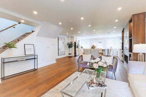 Photo 3 at 132 Kersey Crescent, North Richvale, Richmond Hill