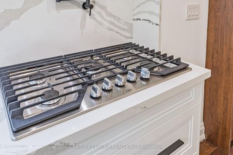 Photo 10 at 132 Kersey Crescent, North Richvale, Richmond Hill