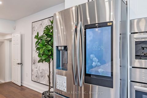 Photo 11 at 132 Kersey Crescent, North Richvale, Richmond Hill