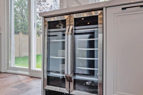 Photo 12 at 132 Kersey Crescent, North Richvale, Richmond Hill