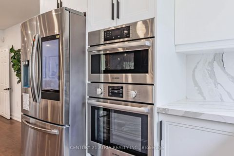 Photo 13 at 132 Kersey Crescent, North Richvale, Richmond Hill