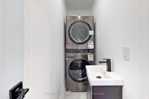 Photo 15 at 132 Kersey Crescent, North Richvale, Richmond Hill