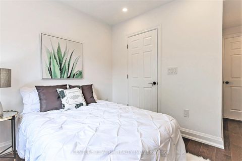 Photo 23 at 132 Kersey Crescent, North Richvale, Richmond Hill