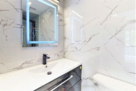 Photo 24 at 132 Kersey Crescent, North Richvale, Richmond Hill