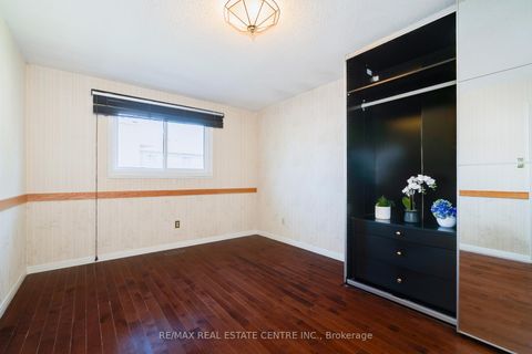 Photo 20 at 33 Millhouse Crescent, Rouge E11, Toronto