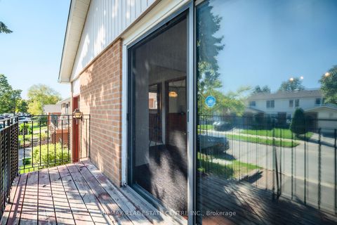 Photo 36 at 33 Millhouse Crescent, Rouge E11, Toronto