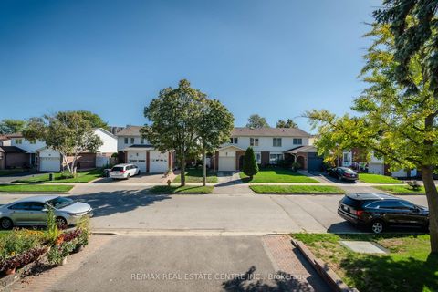 Photo 38 at 33 Millhouse Crescent, Rouge E11, Toronto