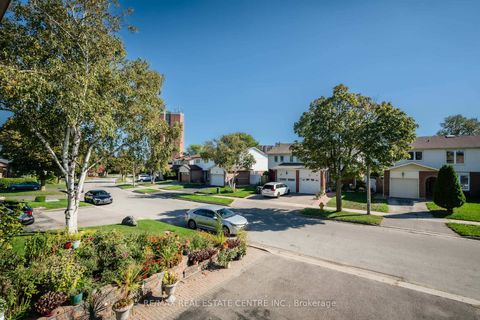 Photo 39 at 33 Millhouse Crescent, Rouge E11, Toronto