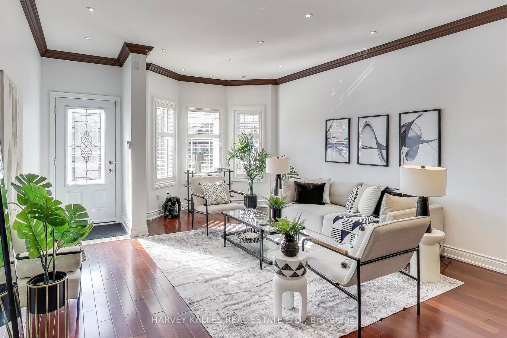 4 Corbett Avenue, Smythe, Toronto 