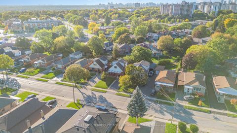 Photo 1 at 28 Lynvalley Crescent, Maryvale, Toronto