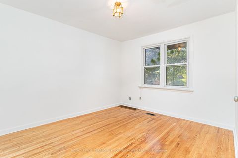 Photo 11 at 28 Lynvalley Crescent, Maryvale, Toronto