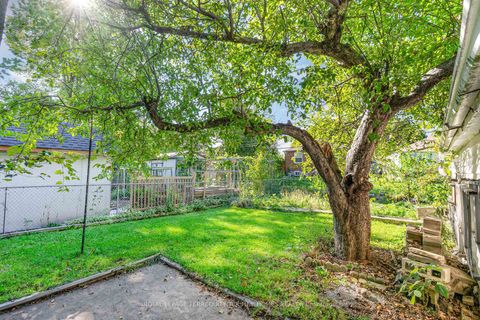 Photo 25 at 28 Lynvalley Crescent, Maryvale, Toronto
