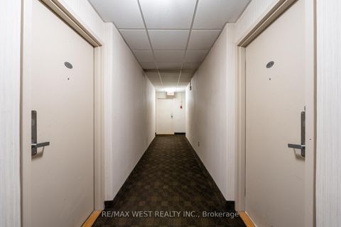 Photo 6 at PH5 - 5 Massey Square, Crescent Town, Toronto Photo 6 at PH5 - 5 Massey Square, Crescent Town, Toronto