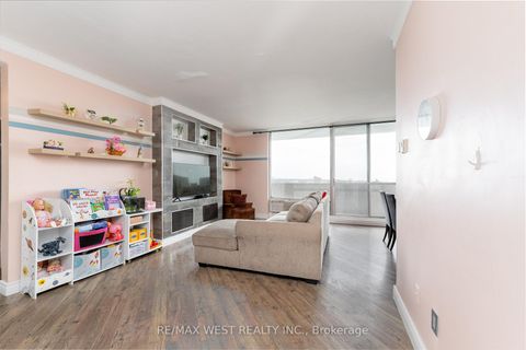 Photo 9 at PH5 - 5 Massey Square, Crescent Town, Toronto Photo 9 at PH5 - 5 Massey Square, Crescent Town, Toronto