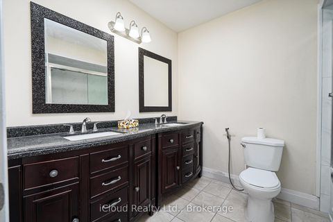 Photo 18 at 80 Venice Crescent W, Beverley Glen, Vaughan