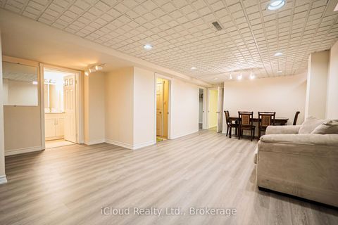 Photo 33 at 80 Venice Crescent W, Beverley Glen, Vaughan