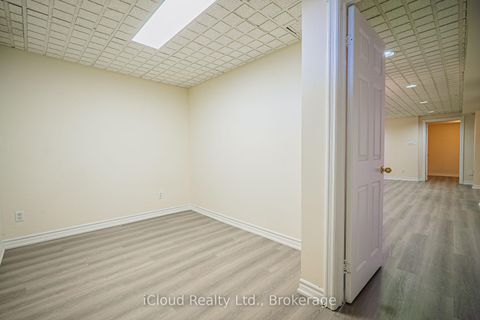 Photo 35 at 80 Venice Crescent W, Beverley Glen, Vaughan