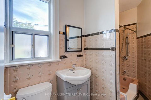 Photo 14 at 75 Amherst Avenue, Oakwood Village, Toronto