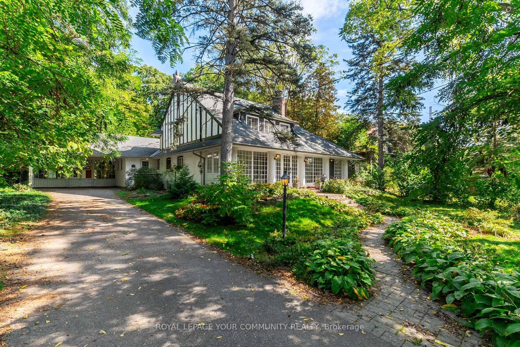 1173 Queen Victoria Avenue, Lorne Park, Mississauga by Loree Meneguzzi Real Estate 1173 Queen Victoria Avenue, Lorne Park, Mississauga