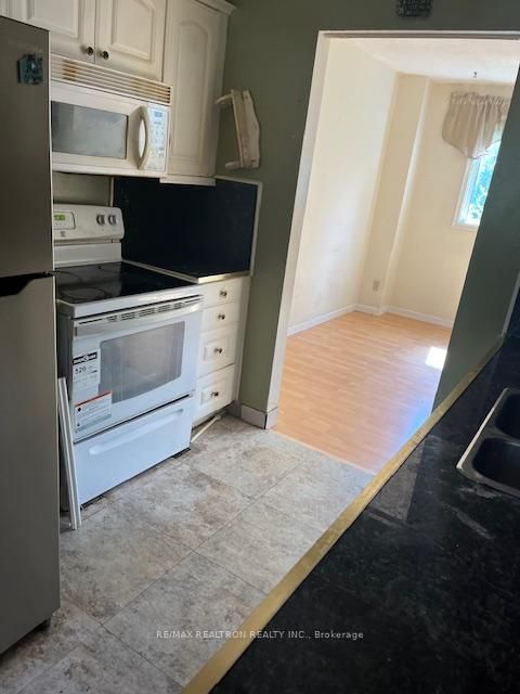 Photo 2 at 4 - 50 Silver Bell Grove, Malvern, Toronto