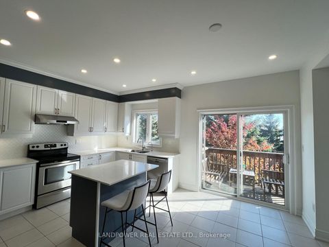 Photo 4 at 59 Gordon Circle, College Manor, Newmarket