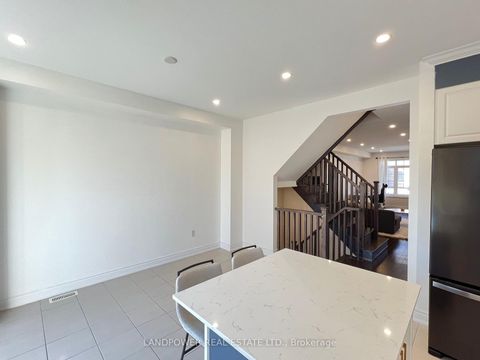 Photo 7 at 59 Gordon Circle, College Manor, Newmarket
