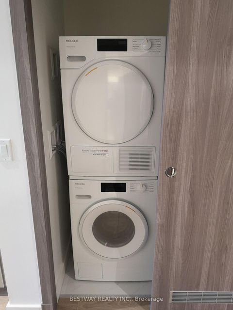 Photo 11 at 1505 - 27 McMahon Drive, Bayview Village, Toronto Photo 11 at 1505 - 27 McMahon Drive, Bayview Village, Toronto