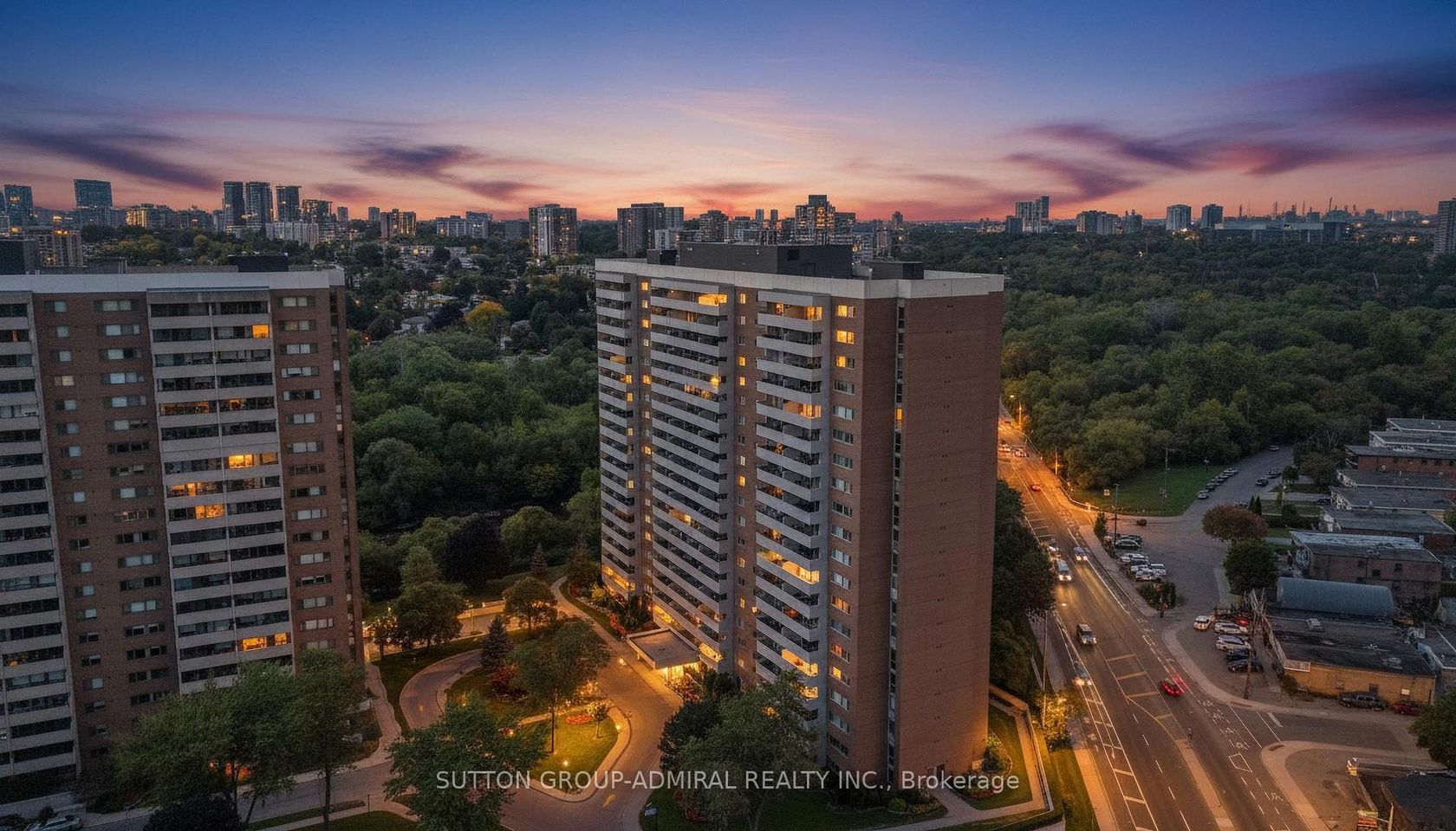 1001 - 270 Scarlett Road, Smythe, Toronto 