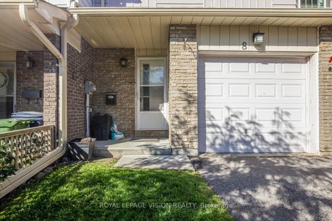 Photo 2 at 8 - 301 Washburn Way, Malvern, Toronto
