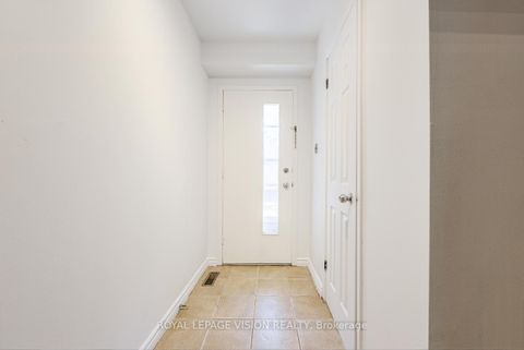 Photo 4 at 8 - 301 Washburn Way, Malvern, Toronto Photo 4 at 8 - 301 Washburn Way, Malvern, Toronto