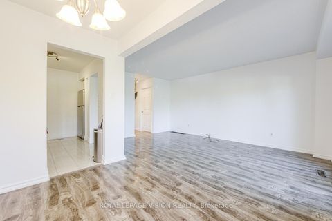 Photo 9 at 8 - 301 Washburn Way, Malvern, Toronto