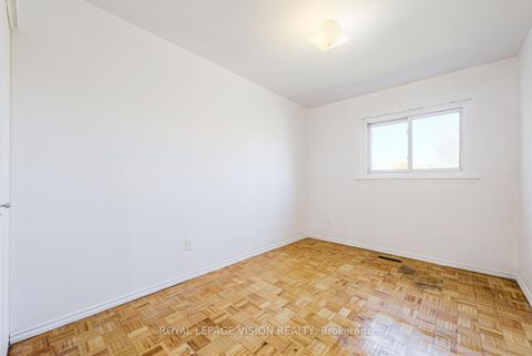 Photo 15 at 8 - 301 Washburn Way, Malvern, Toronto