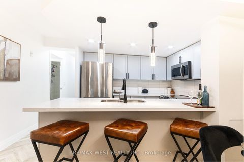 Photo 1 at 302 - 330 Adelaide Street E, Moss Park, Toronto
