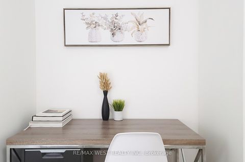 Photo 5 at 302 - 330 Adelaide Street E, Moss Park, Toronto