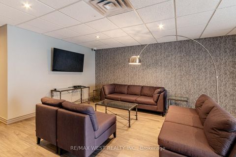 Photo 10 at 302 - 330 Adelaide Street E, Moss Park, Toronto