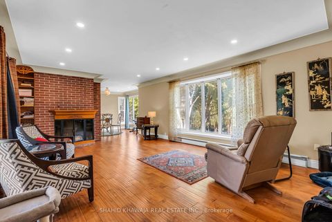 Photo 6 at 76 Ridge Drive, CP College Park, Oakville