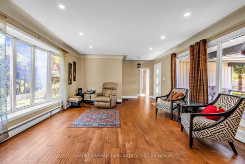 Photo 7 at 76 Ridge Drive, CP College Park, Oakville