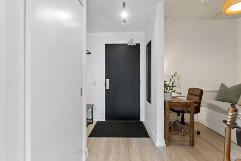 Photo 3 at 1203 - 458 Richmond Street W, Waterfront Communities C1, Toronto