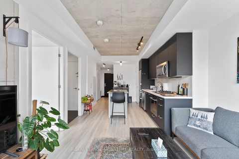 Photo 17 at 1203 - 458 Richmond Street W, Waterfront Communities C1, Toronto