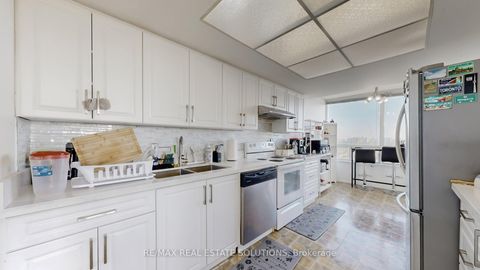 Photo 3 at 1611 - 330 Alton Towers Circle, Milliken, Toronto