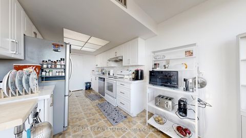 Photo 4 at 1611 - 330 Alton Towers Circle, Milliken, Toronto