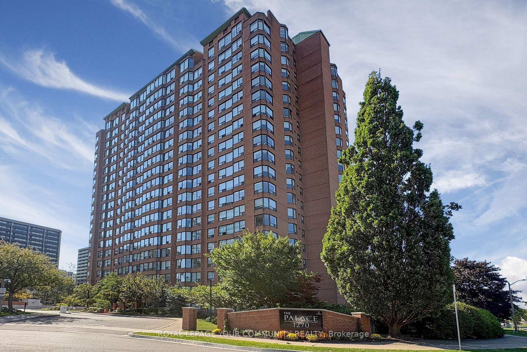 1808 - 1270 Maple Crossing Boulevard, Brant, Burlington by Loree Meneguzzi Real Estate 1808 - 1270 Maple Crossing Boulevard, Brant, Burlington