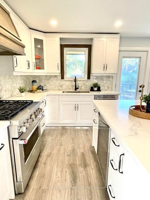 Photo 6 at 2 Lea Grove Crescent, Birchmount, Toronto