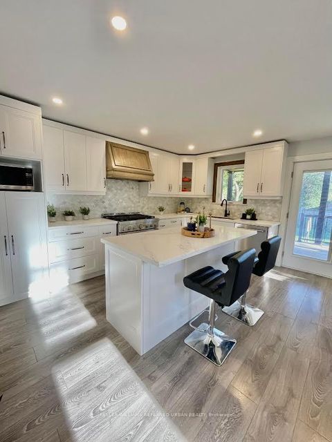 Photo 7 at 2 Lea Grove Crescent, Birchmount, Toronto