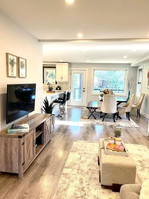 Photo 9 at 2 Lea Grove Crescent, Birchmount, Toronto